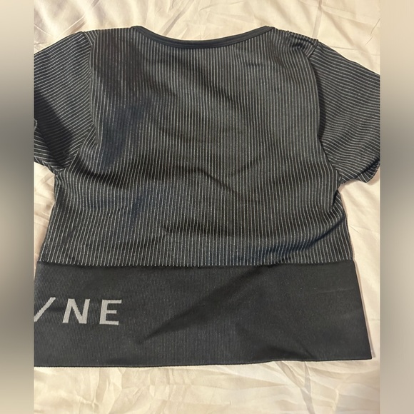 Cropped fitted top - Picture 2 of 4